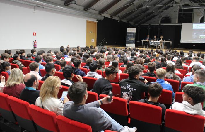 EL CIBERGU 2024 organizado por INCIBE de la mano de CEEI Guadalajara cierra con �xito rotundo su primera edici�n encumbrando como ganadores del Hackathon a los componentes del equipo Bug Busters del IES Brianda de Mendoza.