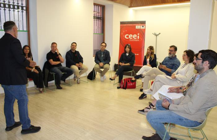 La oficina de Impulsa Guadalajara acoge un nuevo encuentro de GuadaNetWork �