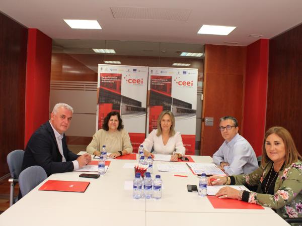 El CEEI Guadalajara re�ne a su patronato para evaluar las actividades realizadas y trazar las l�neas de trabajo del �ltimo semestre del a�o
