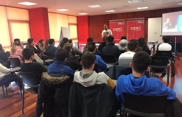 100 alumnos de diferentes cursos se forman en materia de emprendimiento e innovaci�n de la mano del CEEI de Guadalajara�