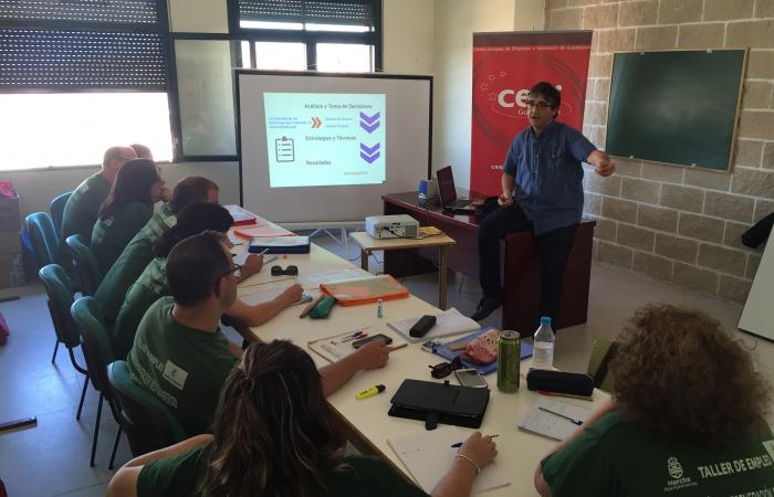 Finaliza el ciclo de jornadas de emprendimiento e innovaci�n del CEEI de Guadalajara y el Ayuntamiento de Horche�