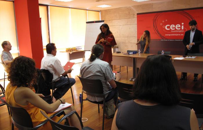 Los empresarios se interesan por la protecci�n de sus derechos industriales�