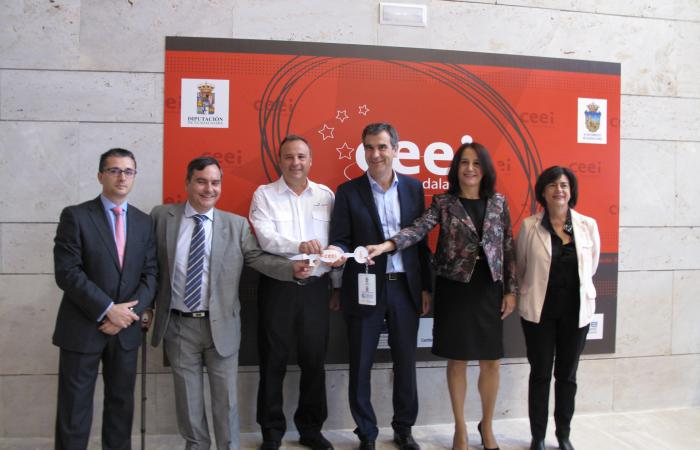 El alcalde de Guadalajara conoce de primera mano las inquietudes de las empresas del CEEI de Guadalajara