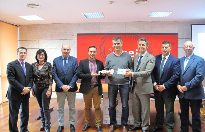 Entregadas las llaves de sus despachos a las nuevas empresas del CEEI de Guadalajara�