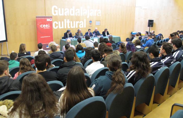 El CEEI de Guadalajara presenta la primera competici�n de rob�tica: Botschallenges de la provincia de Guadalajara�