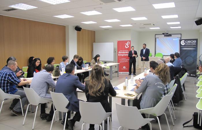 Azuqueca acoge una nueva edici�n de AzuNetWork con la participaci�n de m�s de una veintena de empresarios�